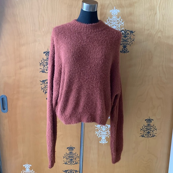 NEW - Audrey 3+1 Crew Neck Fuzzy Sweater - Picture 5 of 16